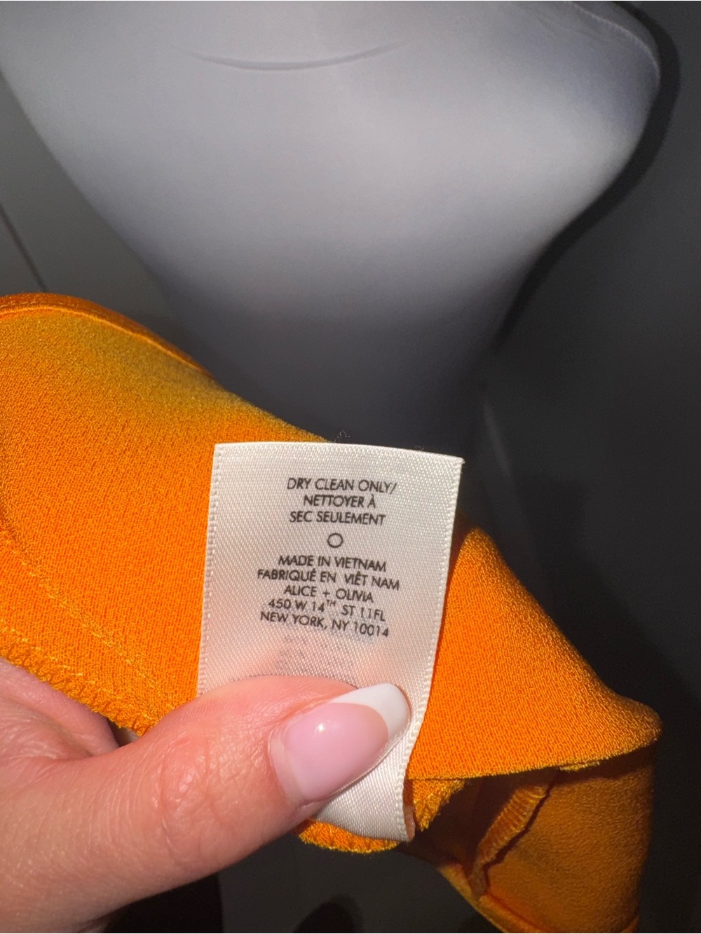 Alice + Olivia Harmony Drapey Silk Tank in Tangerine/Size Large - Picture 9 of 10